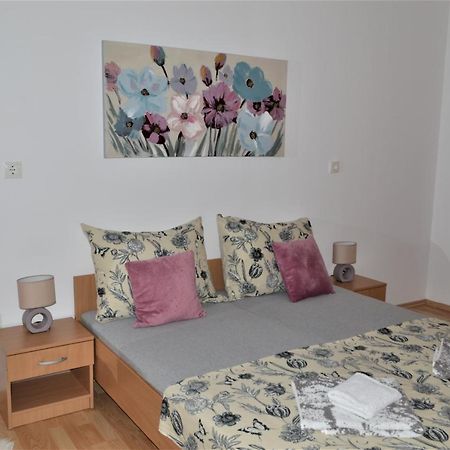 Apartman Luka Каштела Экстерьер фото