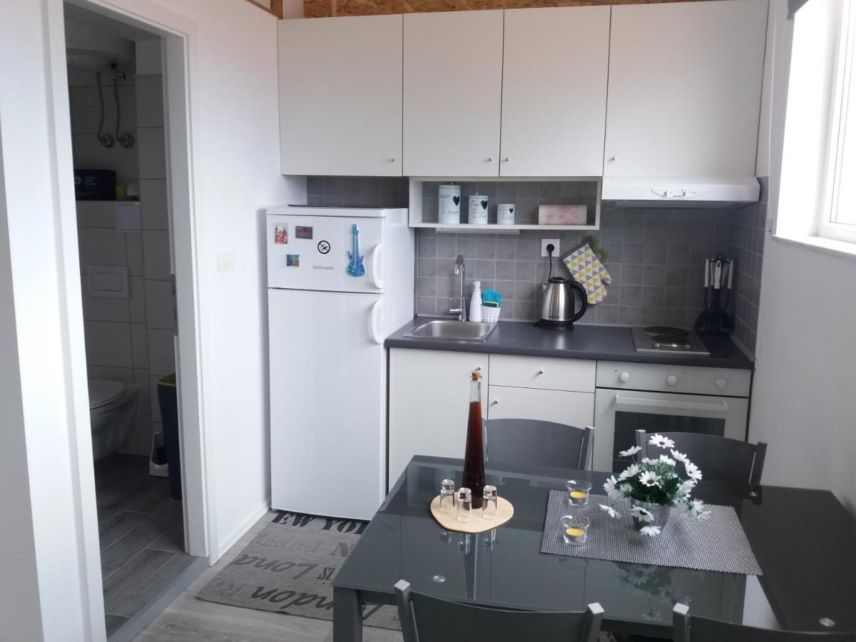 Apartman Luka Каштела Экстерьер фото