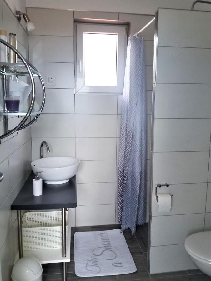 Apartman Luka Каштела Экстерьер фото